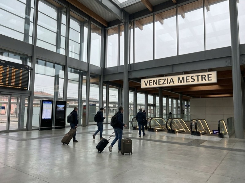 Venezia Mestre modern concourse